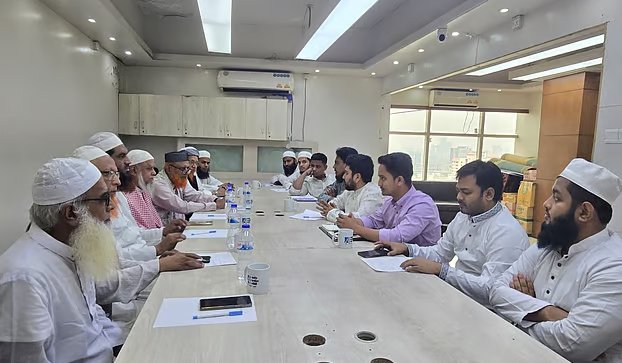 এনসিপি’র সঙ্গে হেফাজতের বৈঠক : ৪ শর্ত মানলে নির্বাচন ২০২৭ সালে