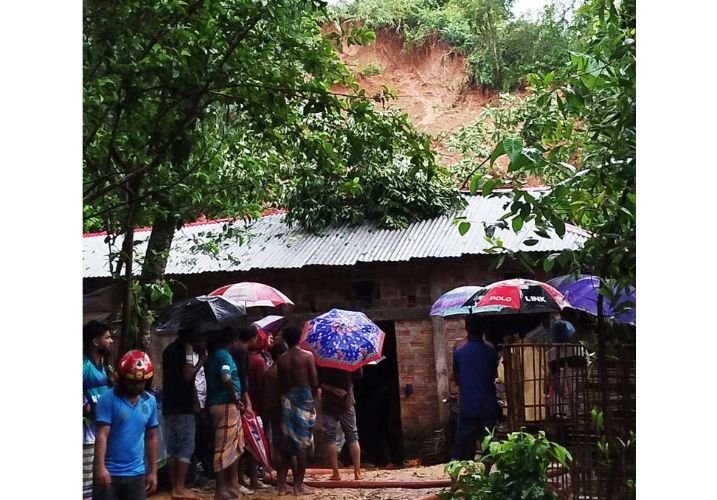 গোলাপগঞ্জে টিলা ধসে একই পরিবারের চারজনের মর্মান্তিক মৃত্যু