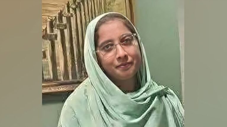 ২০ শিক্ষার্থীর জীবন বাঁচিয়ে জীবন দেওয়া কে সেই মাহরীন চৌধুরী