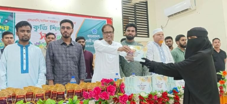 গোয়াইনঘাটে শিবিরের উদ্যোগে কৃতি শিক্ষার্থী সংবর্ধনা