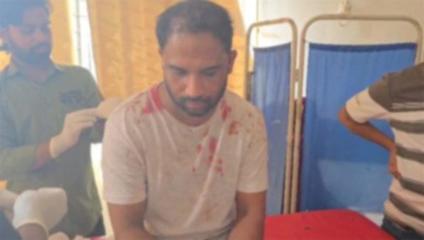 সুনামগঞ্জে সরি না বলায় ডাক্তারকে উপর্যুপরি ছুরিকাঘাত স্বেচ্ছাসেবক দল নেতার