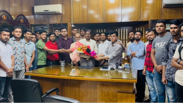 এমসি কলেজ অধ্যক্ষের সাথে শাখা ছাত্রদলের নবগঠিত কমিটির সৌজন্য সাক্ষাৎ