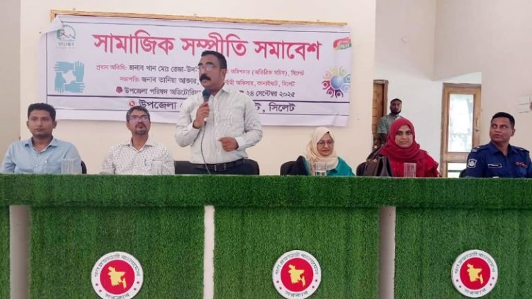 সবাইকে দেশপ্রেমে উদ্বুদ্ধ হয়ে কাজ করতে হবে : বিভাগীয় কমিশনার