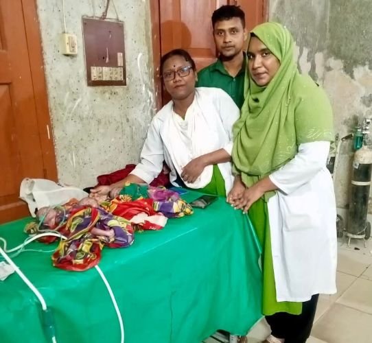 জকিগঞ্জে নরমাল ডেলিভারিতে এক মায়ের কোলে একসাথে তিন খুদে প্রাণ