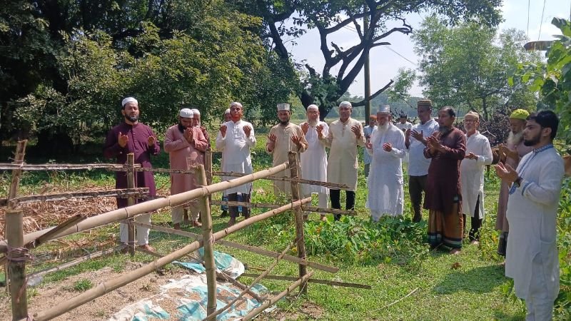 মোস্তাক গাজীনগরীর কবর জিয়ারতে অ্যাডভোকেট ইয়াছিন খান
