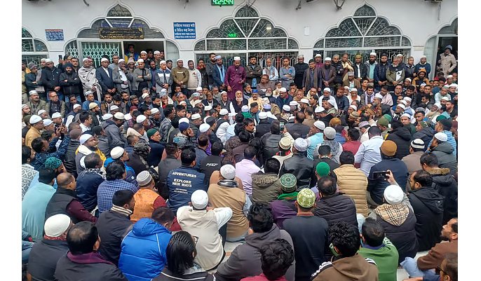 খালেদা জিয়ার মৃত্যুতে সিলেটে শোকের ছায়া, জায়গায় জায়গায় দোয়া মাহফিল