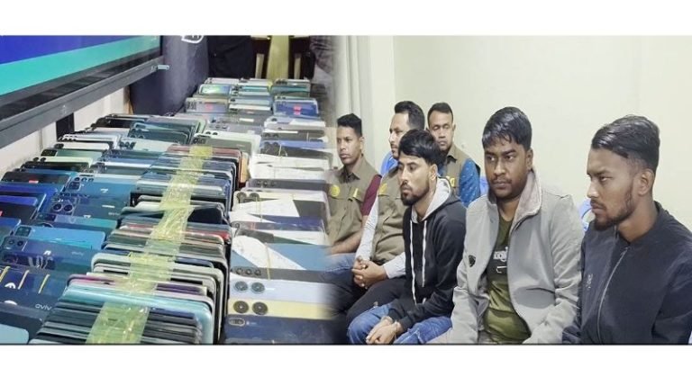 করিম উল্লাহ মার্কেট থেকে ৪২২ চোরাই মোবাইল ফোন উদ্ধার, আটক ৪