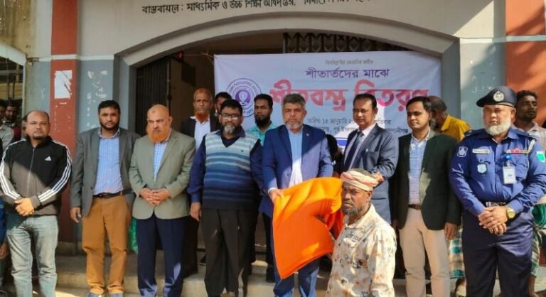 <span style='color:#000;font-size:18px;'>'আমরা সব সময় অসহায় মানুষের পাশে দাঁড়াতে চাই'</span><br/> কোম্পানীগঞ্জের সাড়ে ৫শ’ শীতার্ত পেলো বিপিএ’র কম্বল