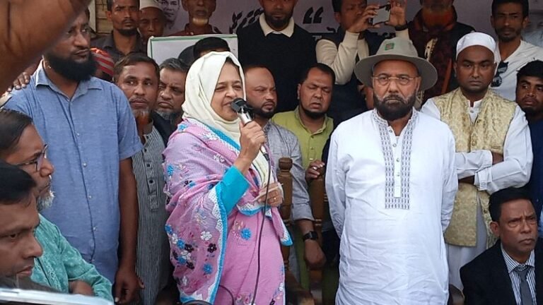 এম এ মালিককে বিজয়ী করুন- ইলিয়াস পত্নী লুনা