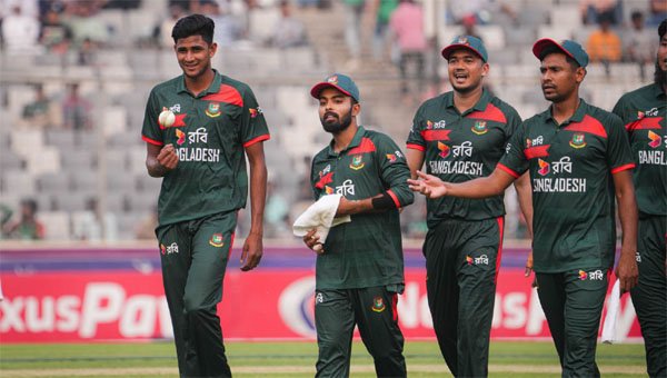 পাকিস্তানকে ৮ উইকেটে হারিয়েই ইফতার করতে গেল টাইগাররা