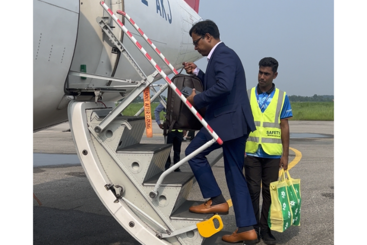 সপরিবারে সিলেট ছাড়লেন আলোচিত জেলা প্রশাসক মো. সারওয়ার আলম