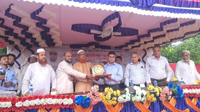 <span style='color:#000;font-size:18px;'>বিদ্যালয়ের প্রতিটি কোণায় লেখা থাকবে আপনার অবদান</span><br/> দীর্ঘ ৩৩ বছরের শিক্ষকতা জীবনের ইতি: কোম্পানীগঞ্জে প্রধান শিক্ষক বুরহান উদ্দিনের বিদায় সংবর্ধনা