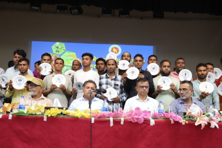 দেশের খাদ্য নিরাপত্তা নিশ্চিতে প্রতিটি ইঞ্চি জমিকে কাজে লাগাতে হবে- বিভাগীয় কমিশনার