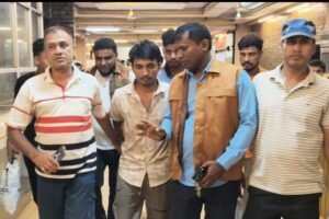 শান্তিগঞ্জে হ্যান্ডকাফসহ পালানো আসামি আটক