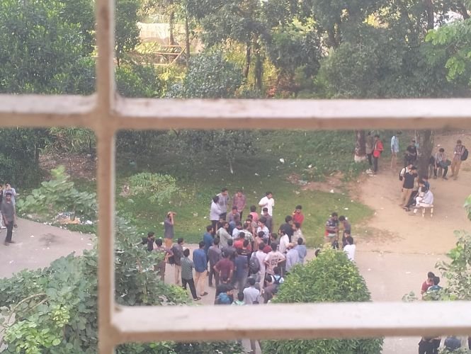 সিকৃবিতে ছাত্রদলের দুই গ্রুপের মধ্যে হাতাহাতি, সাংবাদিককে হেনস্তার অভিযোগ