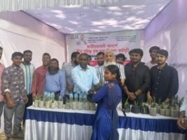 শাবি ছাত্রদল নেতার উদ্যোগে ৩০৫টি চারা বিতরণ
