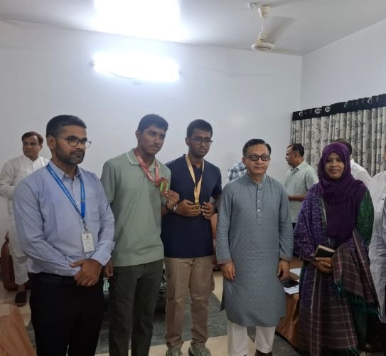 আন্তর্জাতিক অলিম্পিয়াডে সাফল্য অর্জনকারী সিলেটের ২ শিক্ষার্থীকে বাণিজ্যমন্ত্রীর অভিনন্দন