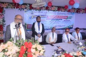 <span style='color:#000;font-size:18px;'>স্কলার্সহোম মেজরটিলা কলেজে একাদশ শ্রেণির নবীনবরণ অনুষ্ঠিত</span><br/> জ্ঞানার্জনের পাশাপাশি মানবিক মূল্যবোধসম্পন্ন মানুষ হতে হবে- শেখ মো. নজরুল ইসলাম