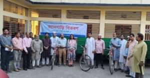 জৈন্তাপুরে চার বাজারে বর্জ্য ব্যবস্থাপনায় ভ্যানগাড়ি ও অগ্নিনির্বাপক সরঞ্জাম বিতরণ