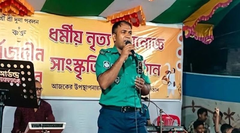 সিলেটে পূজামণ্ডপে গান গেয়ে এএসআই ক্লোজড