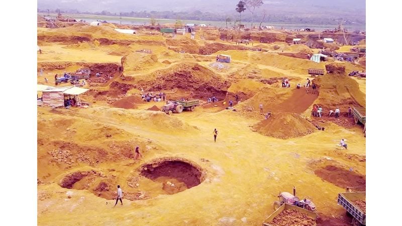 <span style='color:#000;font-size:18px;'>পরিবেশ অধিদপ্তরের মামলা দায়েরেও বন্ধ হচ্ছে না অপকর্ম</span><br/> কোম্পানীগঞ্জের শাহ আরপিনে পাথর লোপাটকারীরা বেপরোয়া, আদায় হচ্ছে চাঁদাও