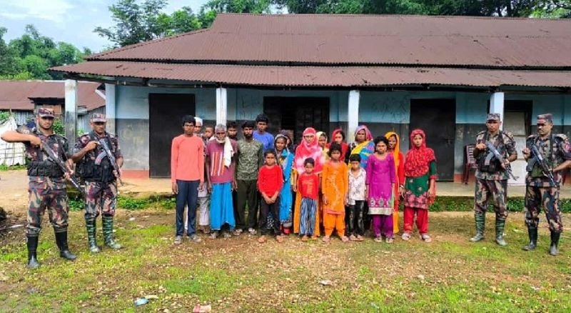 জৈন্তাপুর ও ছাতক সীমান্তে নারী-শিশুসহ ৩৯ বাংলাদেশিকে পুশইন করেছে বিএসএফ