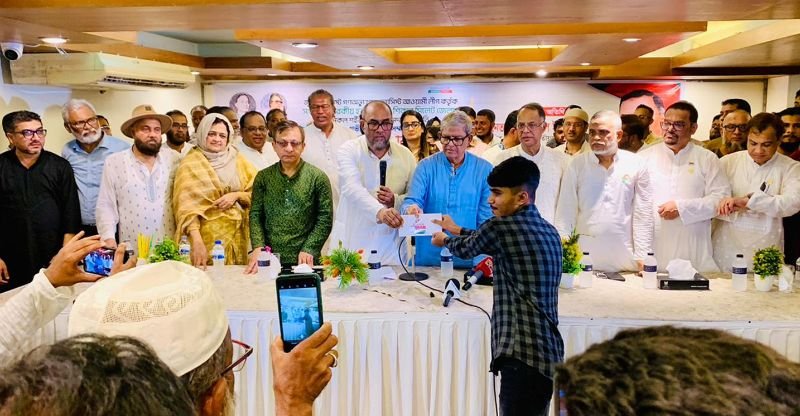 <span style='color:#000;font-size:18px;'>জুলাই-আগস্ট গণঅভ্যুত্থানে শহীদ পরিবারকে সিলেট জেলা বিএনপির সম্মাননা</span><br/> রক্ত, ত্যাগ আর সংগ্রামের ফল আজকের মুক্তি : মির্জা ফখরুল