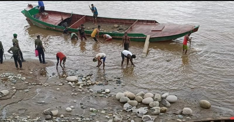 <span style='color:#000;font-size:18px;'>টাস্কফোর্সের অভিযান</span><br/> জাফলংয়ে দুইদিনে সাড়ে ৮ হাজার ঘনফুট পাথর পুনঃস্থাপন