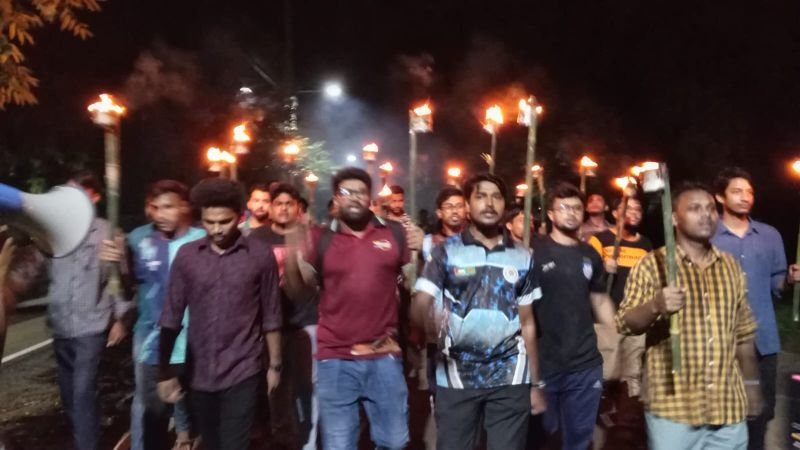 চবি ও বাকৃবিতে শিক্ষার্থীদের ওপর হামলার প্রতিবাদে শাবিতে মশাল মিছিল