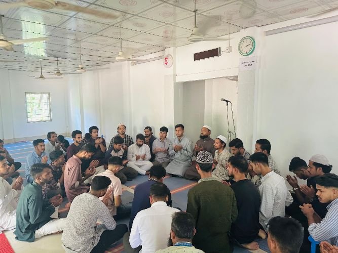 বেগম খালেদা জিয়ার ৮০তম জন্মদিন উপলক্ষে এমসি কলেজ ছাত্রদলের দোয়া মাহফিল