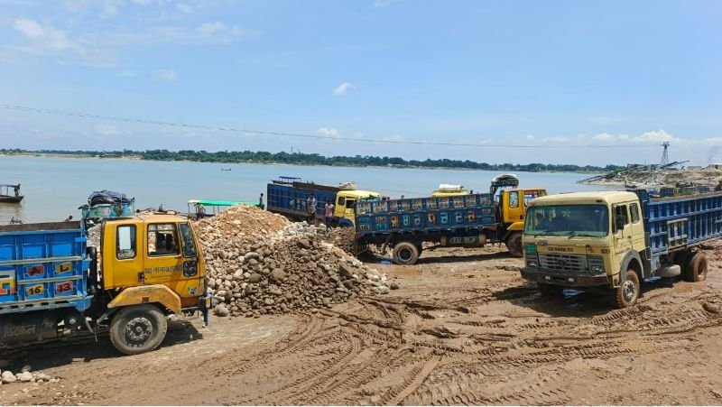 সিলেটে প্রায় ২৫ লাখ ঘনফুট পাথর জব্দ