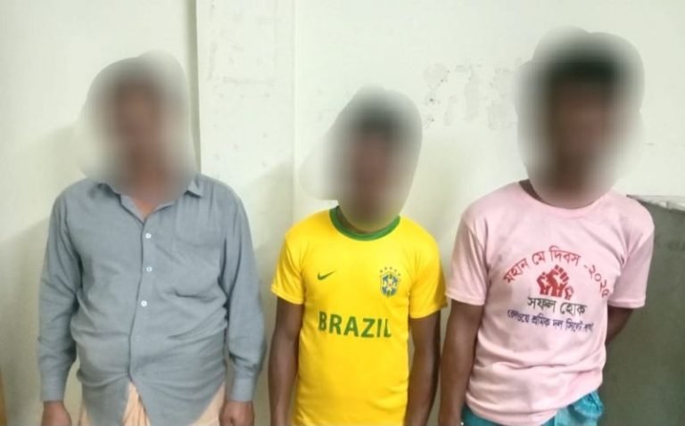 সিলেট রেলষ্টেশনে অনলাইনে তীর শিলং জুয়া খেলার সময় আটক- ৩