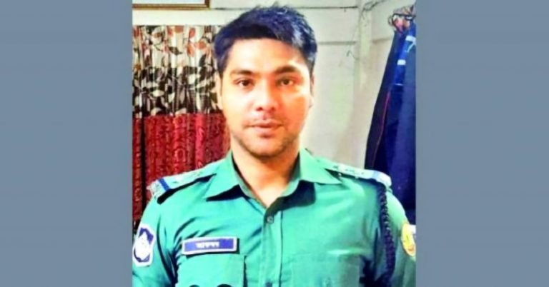 রায়হান হত্যা মামলা : জামিন পেয়েই ভারতে পালালেন এসআই আকবর