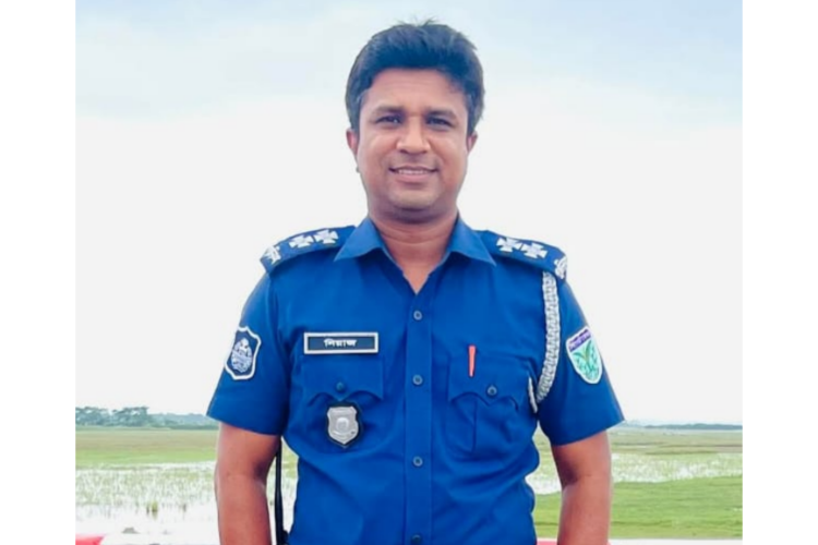<span style='color:#000;font-size:18px;'>সাদাপাথর কাণ্ডের মামলায় বাণিজ্যের অভিযোগ</span><br/> কোম্পানীগঞ্জ ছাড়তে চান না এসআই নিয়াজ শরীফ