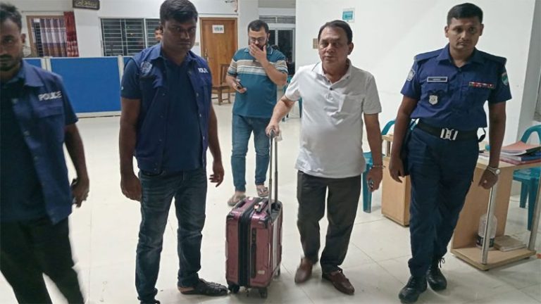 ভারতে যাওয়ার সময় গোপালগঞ্জ আওয়ামী লীগ নেতা গ্রেফতার