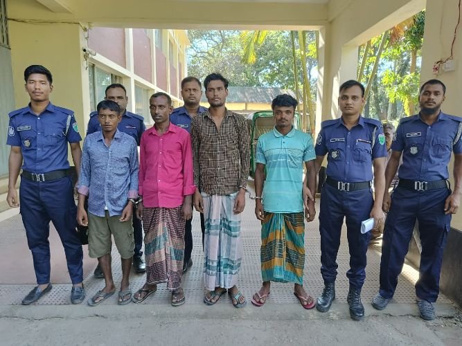 কোম্পানীগঞ্জে পুলিশ-র‌্যাবের যৌথ অভিযানে গ্রেফতার- ৪