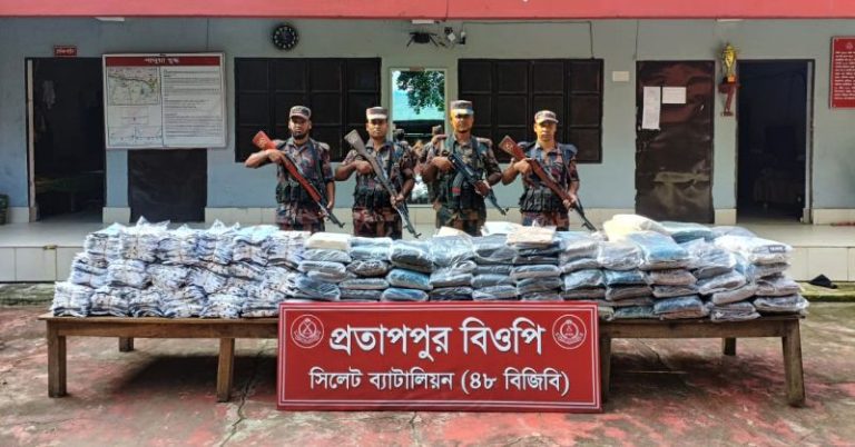 সিলেটে কোটি টাকার চোরাচালানী মালামাল আটক সিলেটে কোটি টাকার চোরাচালানী মালামাল আটক