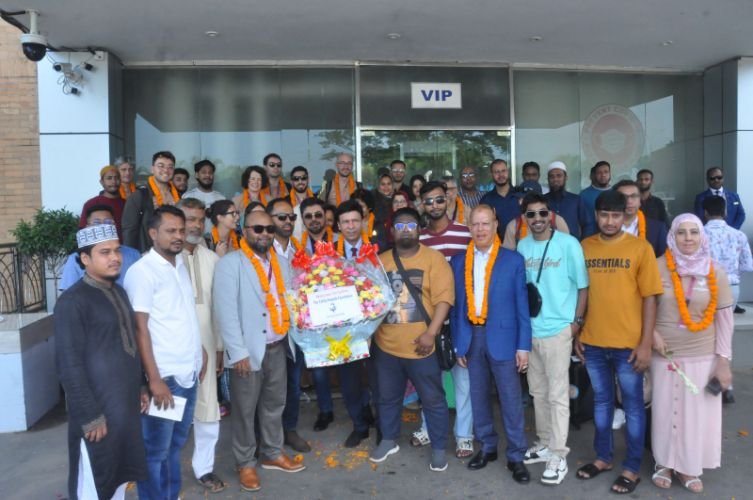 বিনামূল্য চিকিৎসা দিতে ব্রিটিশ ও ইউরোপের চিকিৎসক দল সিলেটে