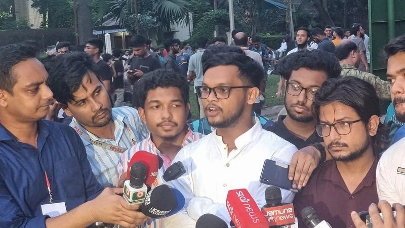 ঢাবি ক্যাম্পাসে মির্জা আব্বাস প্রবেশের অভিযোগ আবু বাকেরের