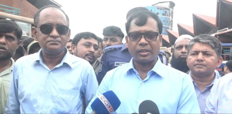 ২২ তারিখের পরে লাইসেন্সবিহীন সিএনজি শহরের বাইরে যেতে হবে- ডিসি সারওয়ার