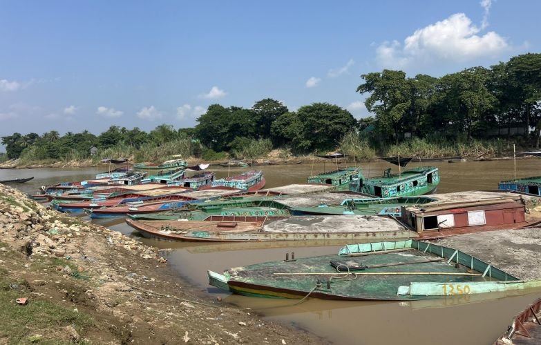 কোম্পানীগঞ্জে ১০ বাল্কহেড জব্দ, আটক ৯