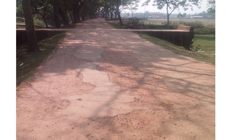 ধর্মপাশা-বাদশাগঞ্জ-গাছতলা বাজার সড়কের বেহাল দশা, জনদুর্ভোগ