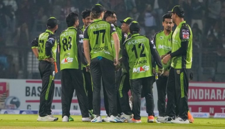 <span style='color:#000;font-size:18px;'>সিলেটের মাটিতে প্রথম হ্যাটট্রিক মেহেদী হাসান রানার</span><br/> শেষ বলের অবিশ্বাস্য নাটকীয়তায় জিতলো সিলেট