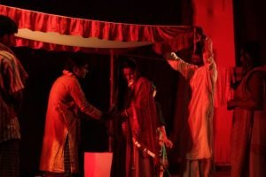 প্রতিষ্ঠাবার্ষিকীতে ‘চোর’ নাটক প্রদর্শন থিয়েটার সাস্টের