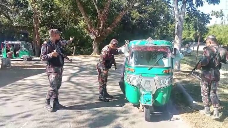 ওসমান হাদি গুলিবিদ্ধের ঘটনায় সিলেট সীমান্তে বিজিবির নিরাপত্তা জোরদার, চেকপোস্ট বসিয়ে তল্লাশি