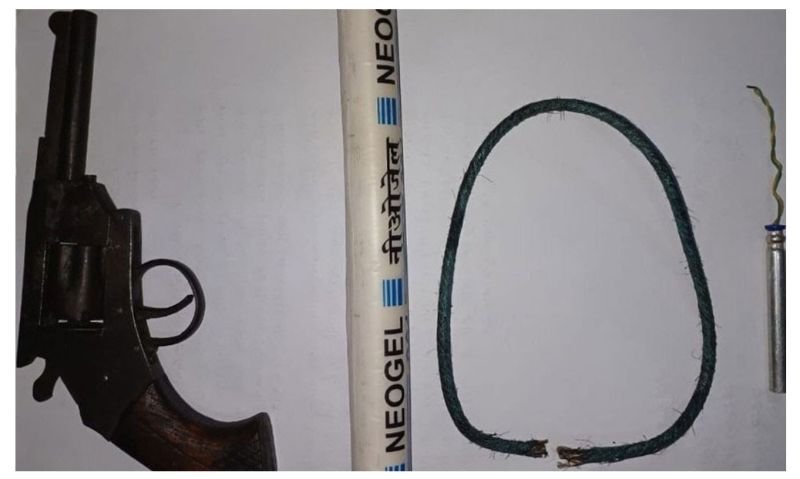 কোম্পানীগঞ্জে সেতুর নিচ থেকে রিভলবার ও বিস্ফোরক উদ্ধার