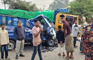 বাহুবলে ট্রাকের সঙ্গে সংঘর্ষে পিকআপের চালকসহ নিহত ২