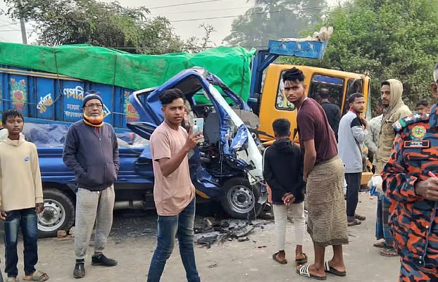 বাহুবলে ট্রাকের সঙ্গে সংঘর্ষে পিকআপের চালকসহ নিহত ২