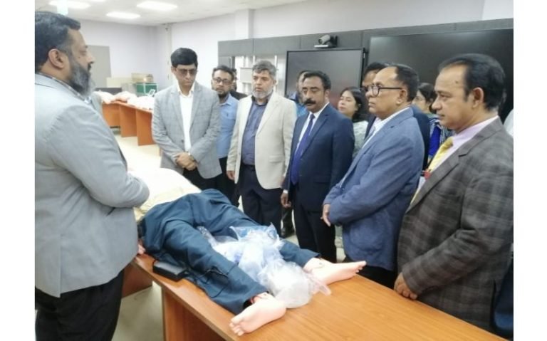 <span style='color:#000;font-size:18px;'>সিলেটে বিভিন্ন কমসূচিতে যোগদান স্বাস্থ্য সচিব মো: সাইদুর রহমানের</span><br/> জলবায়ু পরিবর্তনজনিত কারণে শরীরে বাসা বাঁধছে নানা রোগব্যাধি : স্বাস্থ্য সচিব