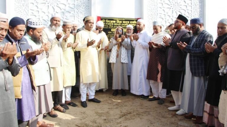 আলমপুরে হাজী ফিরোজ মিয়া জামে মসজিদ নির্মাণ করে দিলো প্রবাসী পরিবার
